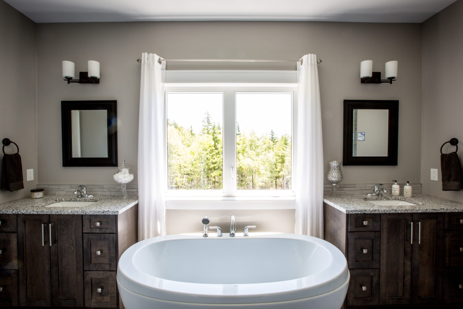 Beautiful bathroom Casement Window